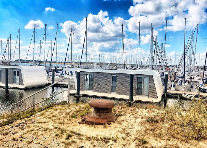 Schwimmendes Ferienhaus Heimathafen