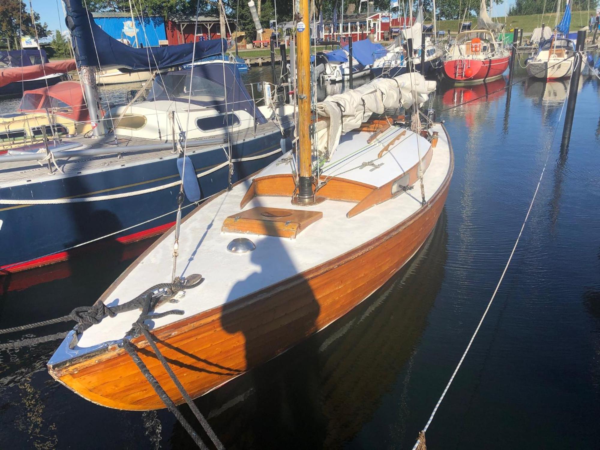 Botel Schwimmendes Heimathafen *